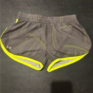 Under Armour Gray and Yellow Athletic Shorts Lightweight Breathable Design